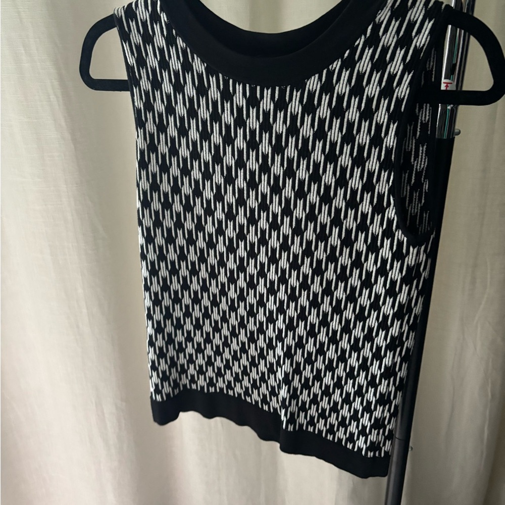 Ann Taylor Black and White Geometric Tank Top